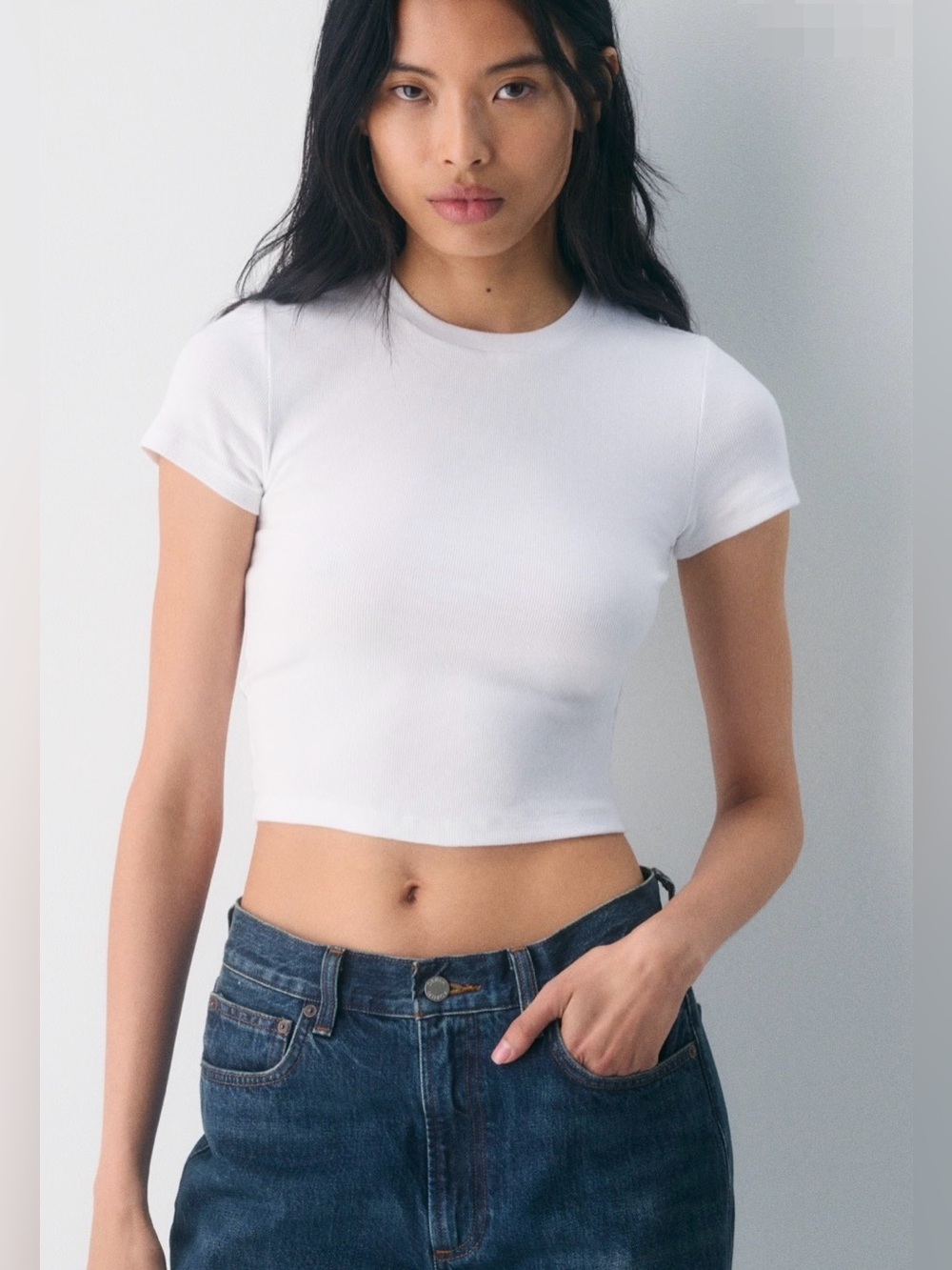 Aritzia White Ribbed Short Sleeve Tee